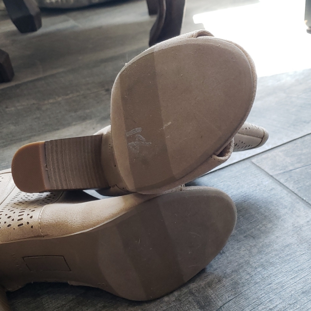 NWOT Report Booties - Picture 5 of 5